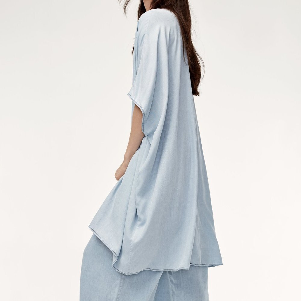 🇨🇦 Aritzia Azure Skies Aitken Blouse - Picture 6 of 14